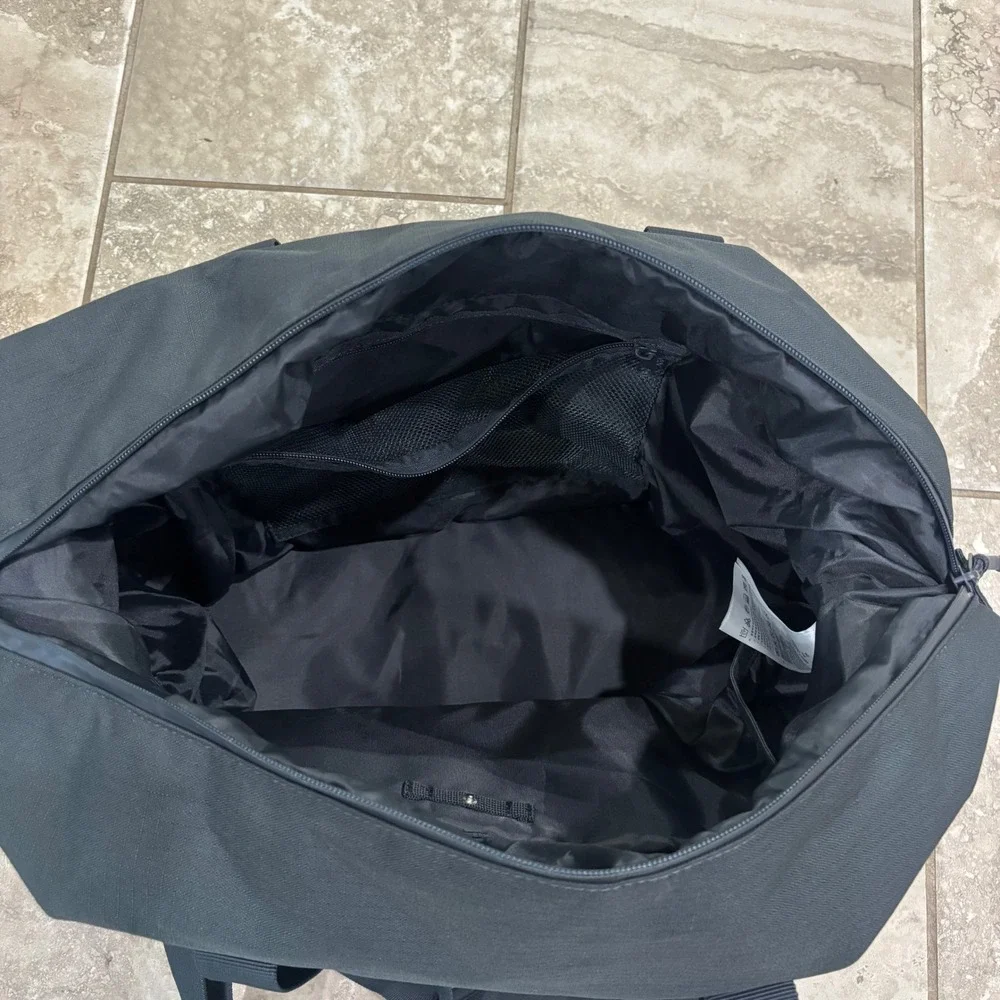 Jordan Houston Cougars UH Basketball Duffel Bag Black Cordura MA0900-G9Q